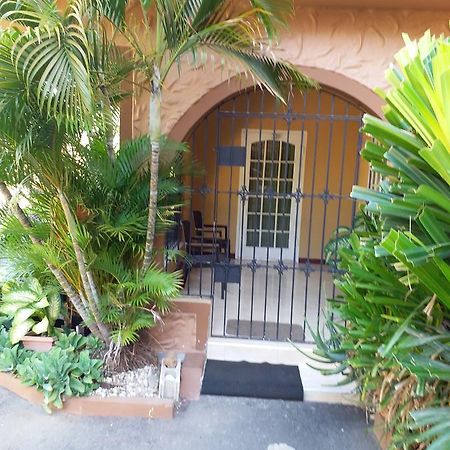 Cozy Apartment 3 كينغستون المظهر الخارجي الصورة