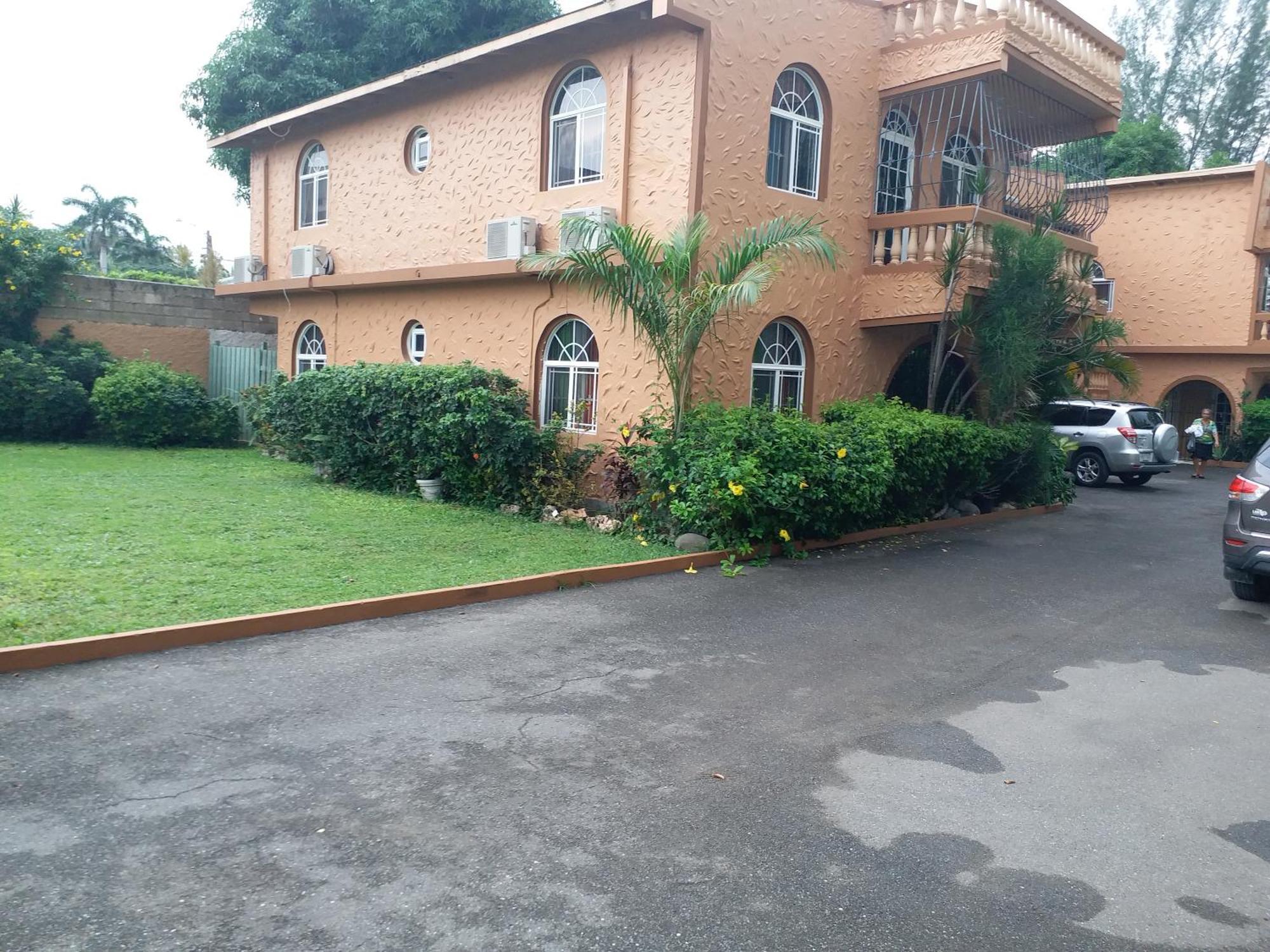 Cozy Apartment 3 كينغستون المظهر الخارجي الصورة