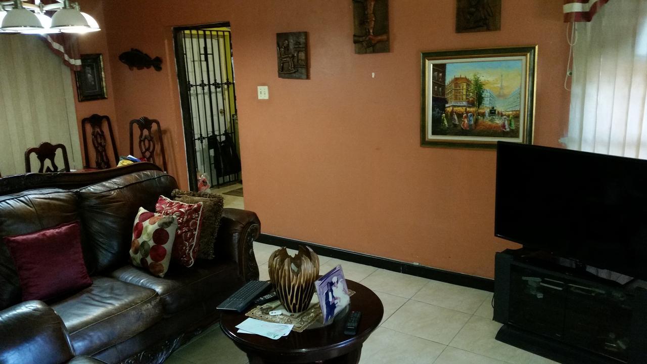 Cozy Apartment 3 كينغستون المظهر الخارجي الصورة