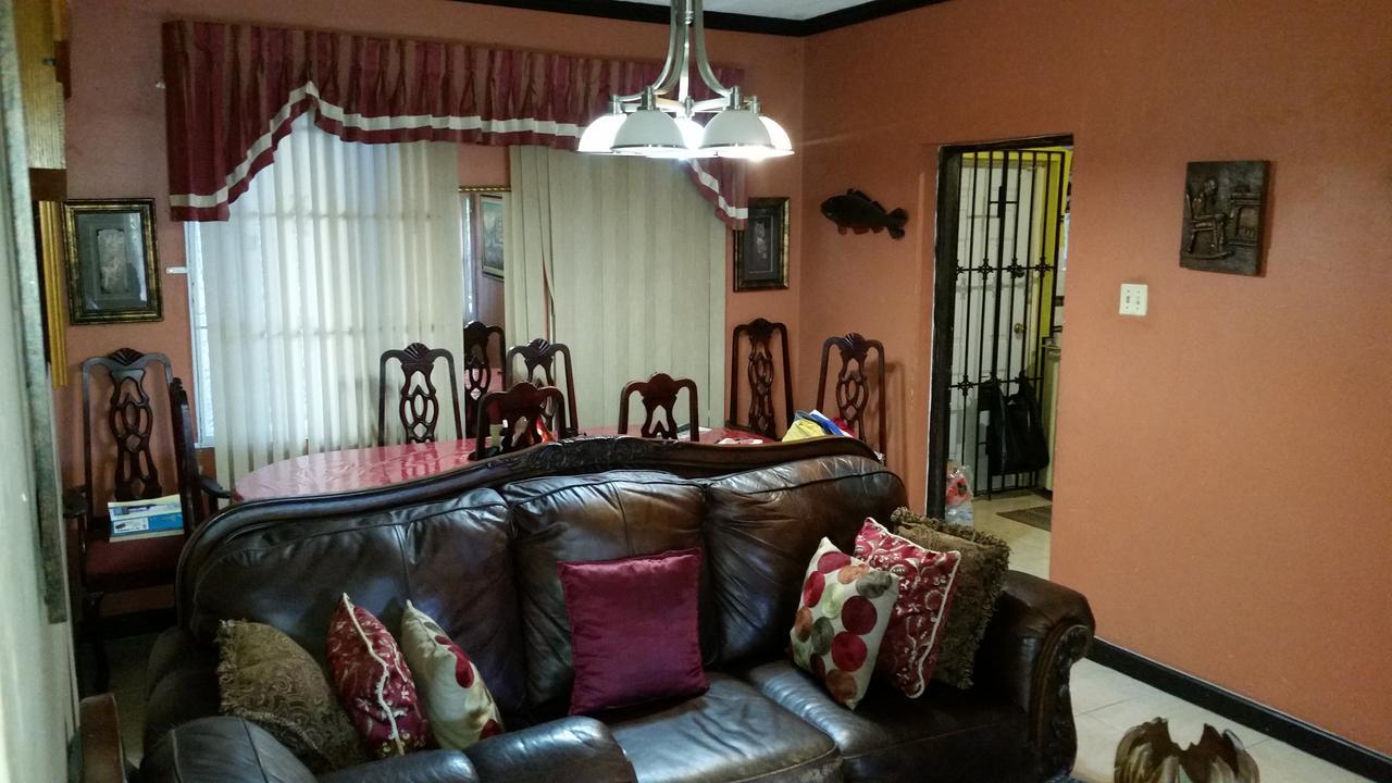 Cozy Apartment 3 كينغستون المظهر الخارجي الصورة